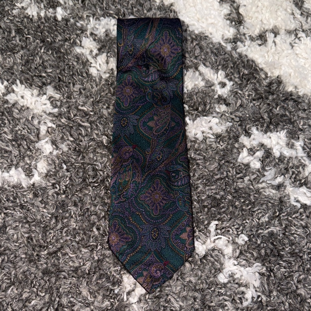 NWOT Salvatore Ferragamo Vintage Silk Paisley Patterned Men’s Tie